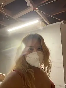 allissonw13 online show from January 18, 2026, 8:18 am