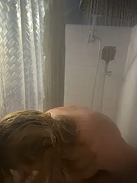 allissonw13 online show from January 19, 2026, 3:38 pm