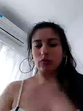 Snapshot of Bigyummmzul chatting on December 22, 2024, 6:37 pm Bigyummmzul online show from December 22, 2024, 6:37 pm