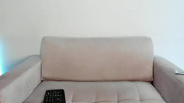 Lilacutte  online show from December 13, 2024, 4:33 am