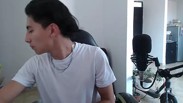 jay dimarco2 online show from December 21, 2025, 6:04 pm