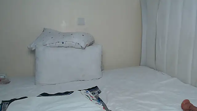 sweet essin online show from March 14, 2026, 4:18 am