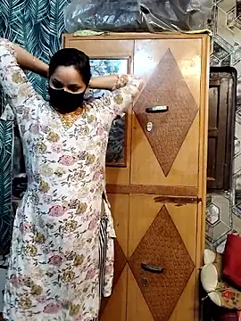 Hot-rubina online show from September 9, 2025, 3:28 am