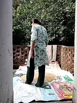 Hot-rubina online show from October 5, 2025, 2:43 am