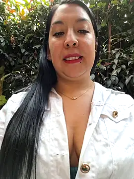 Bella keny online show from October 28, 2025, 2:31 pm