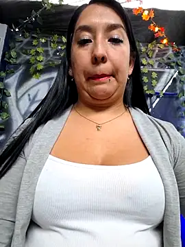 Bella keny online show from November 14, 2025, 5:11 pm