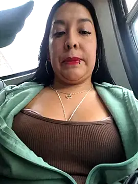 Snapshot of Bella_keny chatting on June 1, 2026, 3:25 pm Bella keny online show from June 1, 2026, 3:25 pm