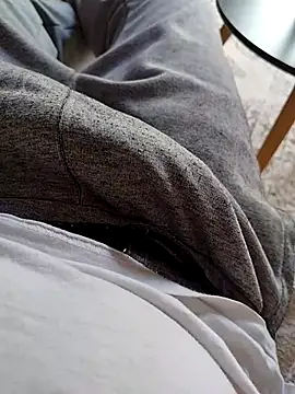 A man in public online show from December 18, 2025, 2:12 pm