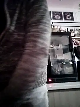 Snapshot of A_man_in_public chatting on February 28, 2026, 11:06 pm A man in public online show from February 28, 2026, 11:06 pm