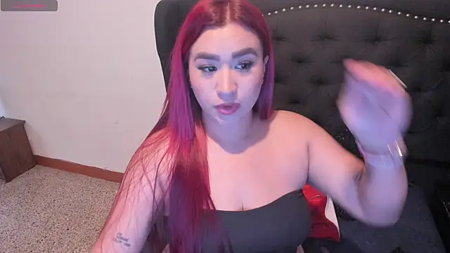 Snapshot of EmaGw chatting on December 17, 2025, 6:36 pm EmaGw online show from December 17, 2025, 6:36 pm