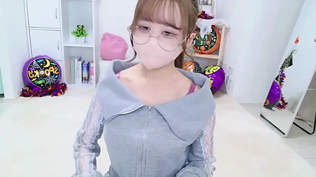 chihiro ri online show from October 27, 2025, 5:06 pm