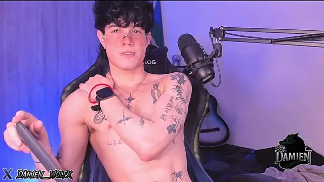 cinnamon boyxxx online show from September 26, 2025, 5:11 am