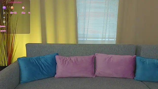 MilaDreamer online show from October 2, 2025, 1:07 pm