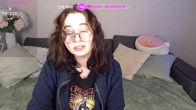 Snapshot of Mini_Diva chatting on December 9, 2024, 9:06 am Mini Diva online show from December 9, 2024, 9:06 am