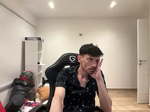 nicolaaaaas online show from November 25, 2025, 11:49 pm