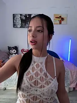 AliceJovovich online show from November 13, 2025, 8:46 am