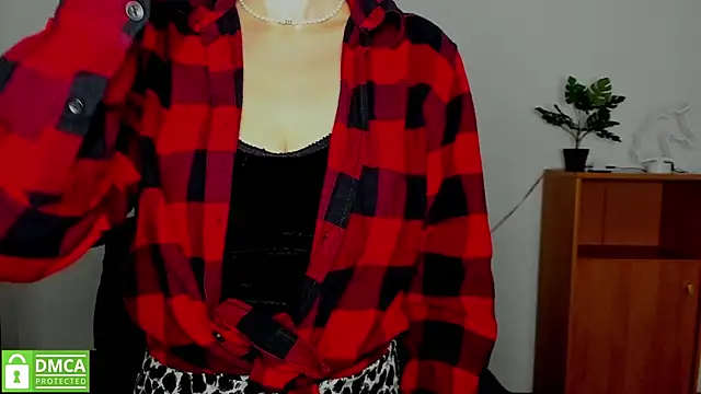 Snapshot of annakillianox chatting on October 2, 2025, 5:25 am annakillianox online show from October 2, 2025, 5:25 am