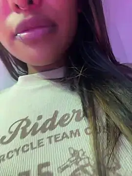 VictoireFeller online show from May 16, 2026, 3:03 am
