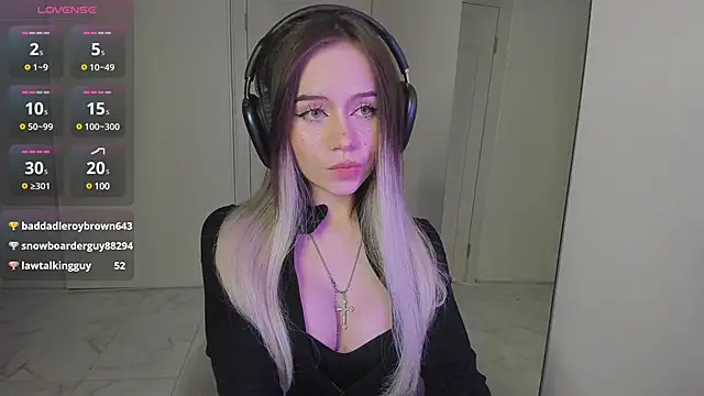 KellyBarton online show from March 18, 2025, 10:58 pm