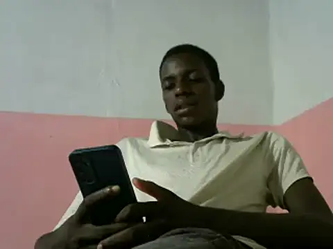 Bigras0011 online show from December 2, 2024, 3:26 am