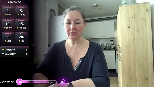 Snapshot of MilfGina chatting on October 3, 2025, 8:00 am MilfGina online show from October 3, 2025, 8:00 am