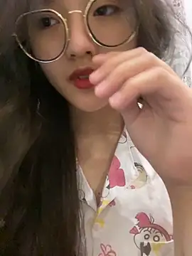 Krixxi22 online show from March 21, 2025, 3:02 pm