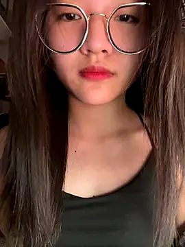 Krixxi22 online show from November 11, 2025, 5:57 pm