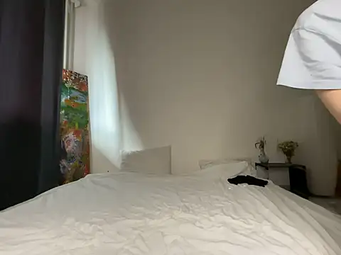 winter  sun online show from September 23, 2025, 9:01 am