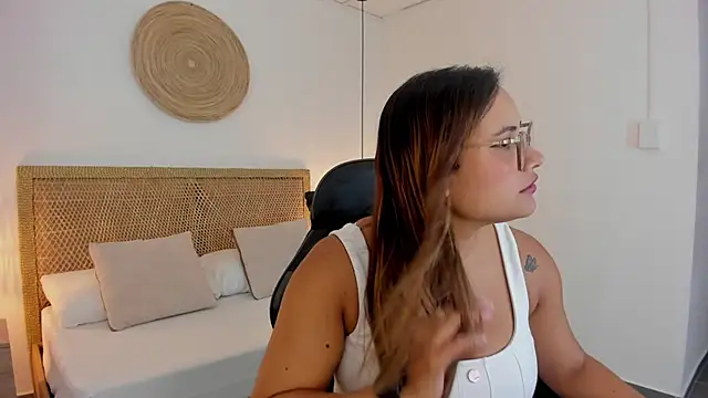zoe danae  online show from July 21, 2026, 12:40 pm