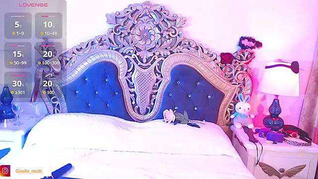 Giselle Noah online show from September 18, 2025, 8:55 pm