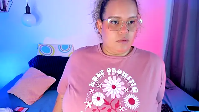 monicabbw  online show from January 30, 2025, 11:13 pm