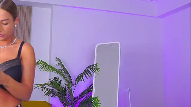 LovingBlondie online show from January 8, 2025, 4:55 am