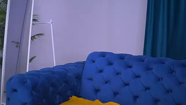 LovingBlondie online show from February 3, 2025, 10:58 am