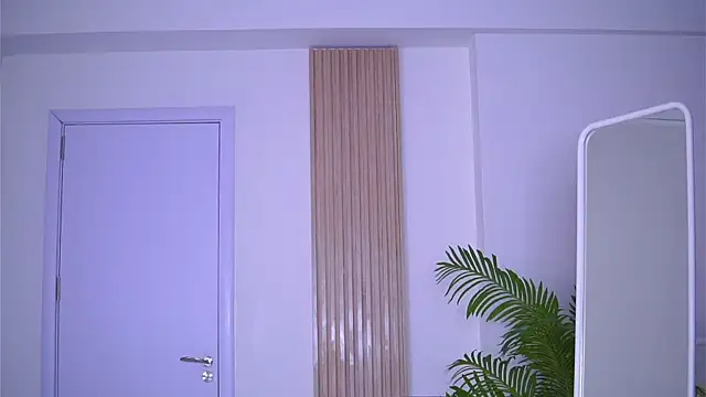 LovingBlondie online show from February 13, 2025, 5:26 am