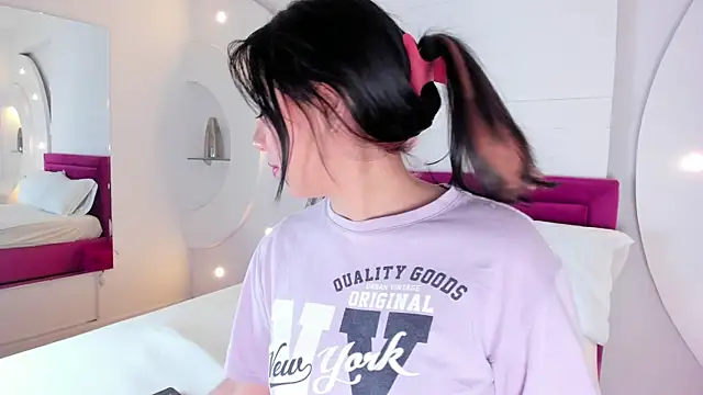 AliceHanz online show from February 23, 2025, 4:17 am