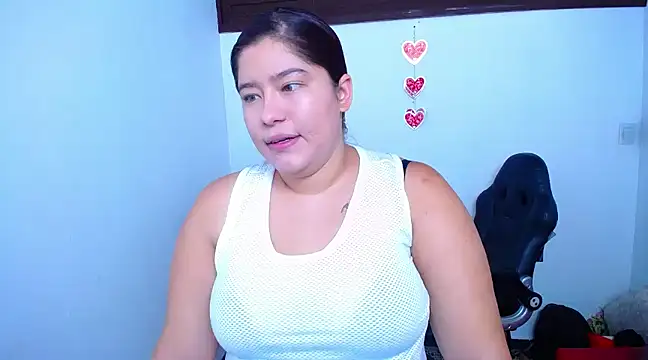 Snapshot of littleflower4you chatting on February 5, 2025, 7:10 pm littleflower4you online show from February 5, 2025, 7:10 pm