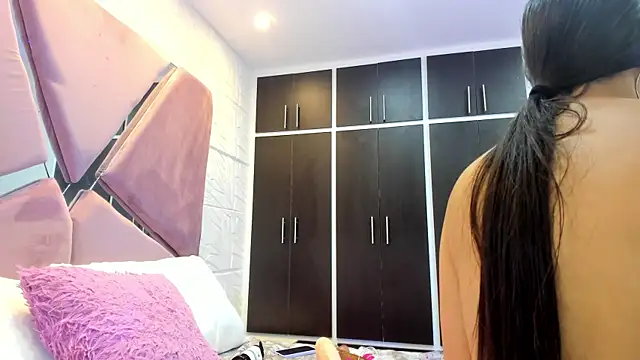 Charlotte Ice1 online show from December 20, 2024, 3:53 pm