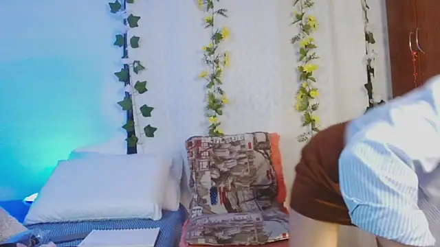 cattaleya1476 online show from February 11, 2025, 2:57 pm