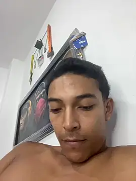 Snapshot of Demiansteven2 chatting on May 14, 2026, 1:40 pm Demiansteven2 online show from May 14, 2026, 1:40 pm