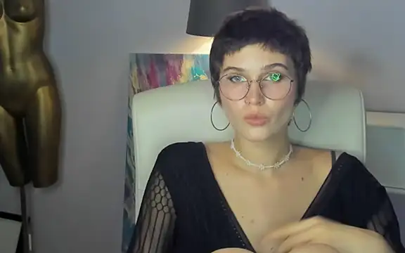 sarah perfect online show from September 18, 2025, 1:35 pm