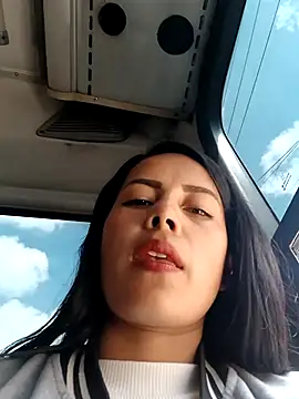  andrea30 online show from February 19, 2025, 3:38 pm