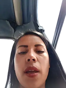  andrea30 online show from February 24, 2025, 6:47 pm