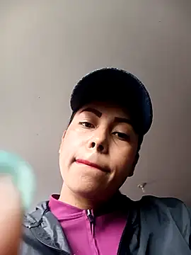  andrea30 online show from April 19, 2026, 11:09 am