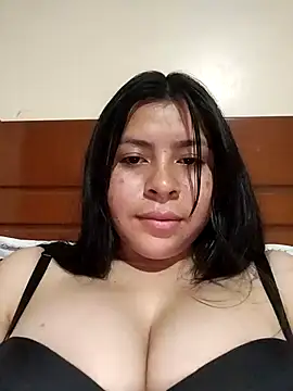 Snapshot of MaryC18 chatting on January 21, 2025, 12:04 am MaryC18 online show from January 21, 2025, 12:04 am