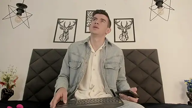 MikaelSlow online show from February 22, 2025, 4:07 am