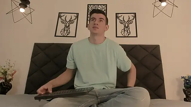 MikaelSlow online show from February 23, 2025, 9:26 pm