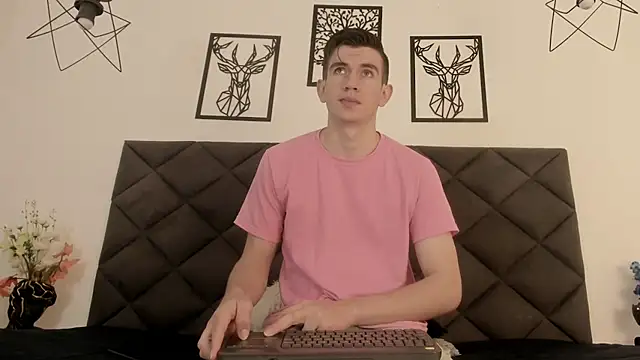 MikaelSlow online show from March 13, 2025, 5:22 am