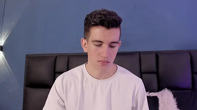 MikaelSlow online show from September 27, 2025, 4:06 am