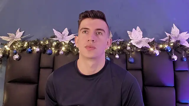 MikaelSlow online show from December 23, 2025, 3:26 am