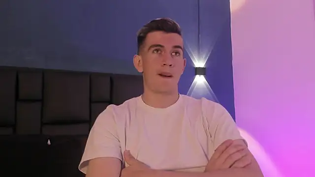 MikaelSlow online show from February 11, 2026, 4:17 am